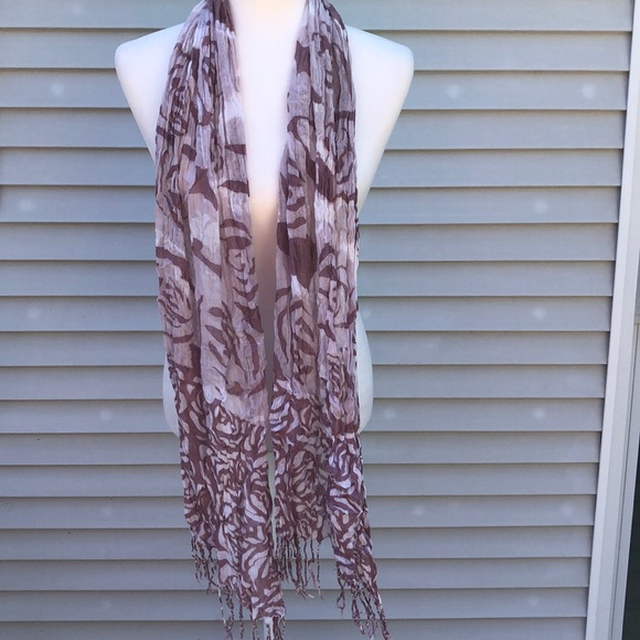 Mauve and white fringe end scarf - Picture 3 of 3